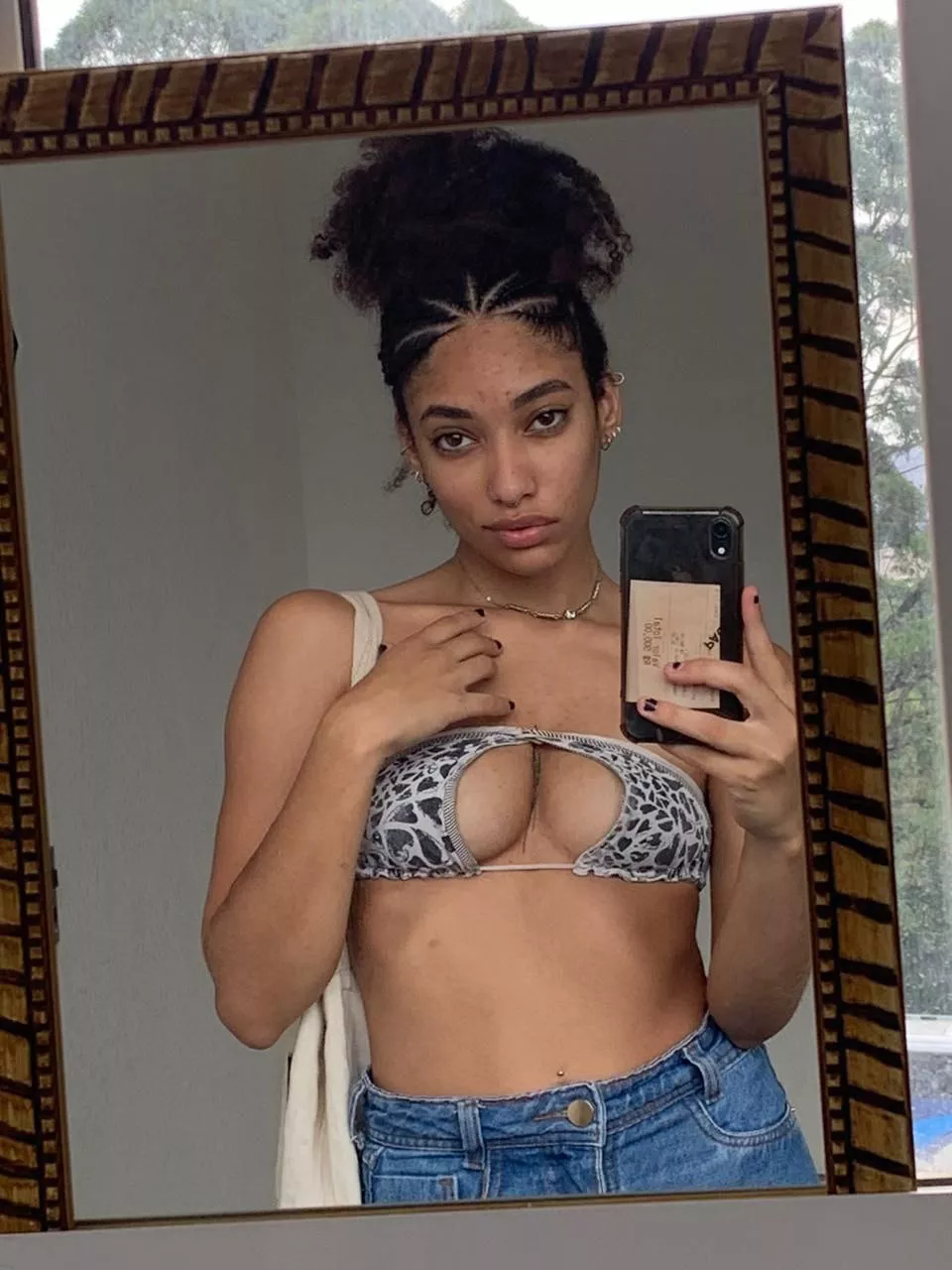 Cracked my mirror taking this killer selfie for my OOTD today, guess I am too hot to handle!