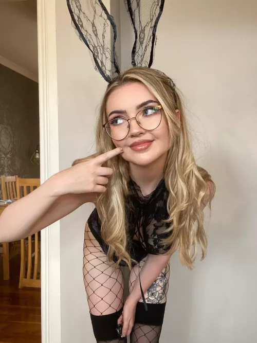 Do you like girls with glasses?