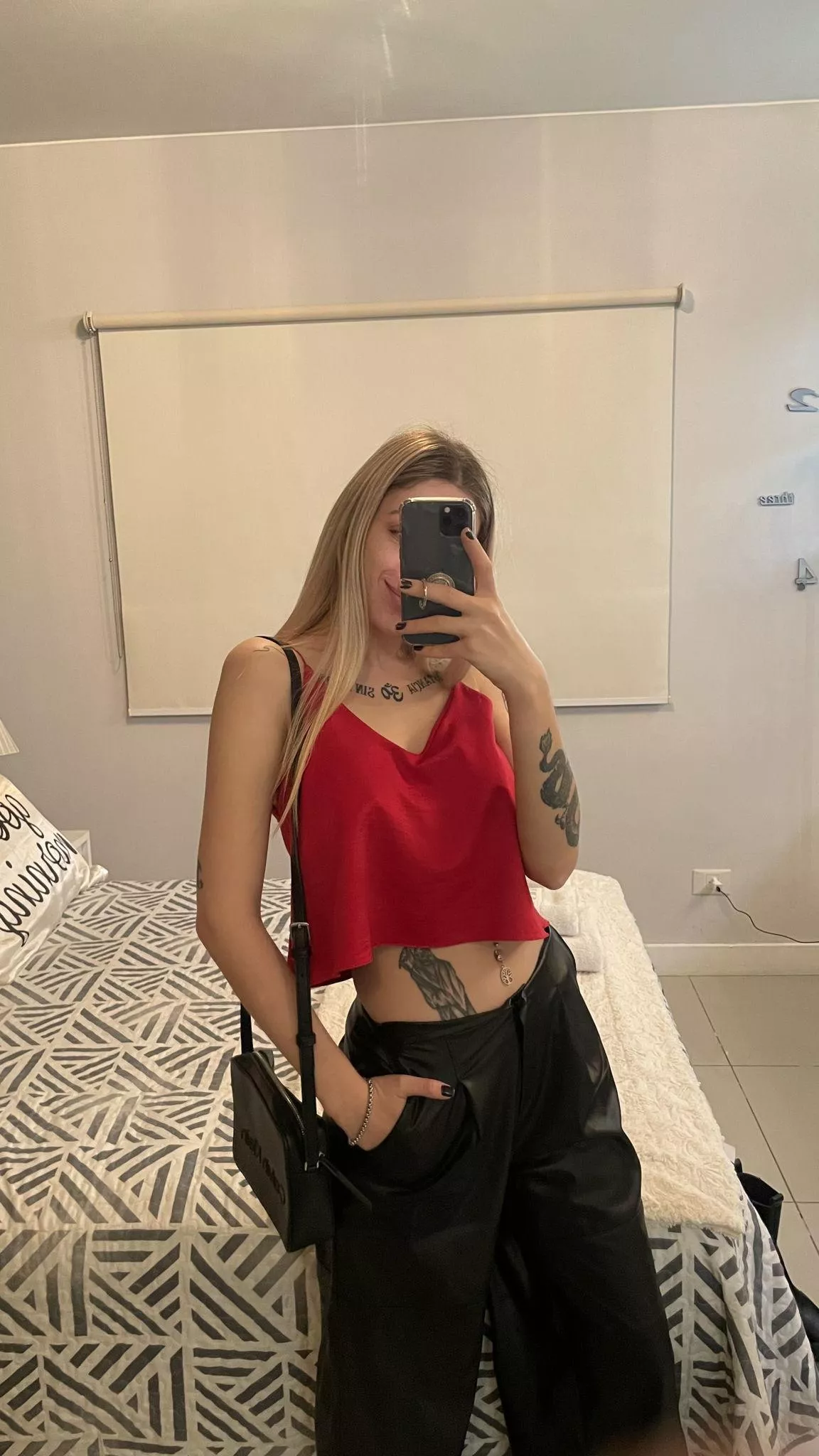 Girls in crop tops do it best!