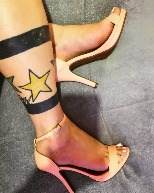 High heels and white nails, I think it’s a perfect combination 🤍