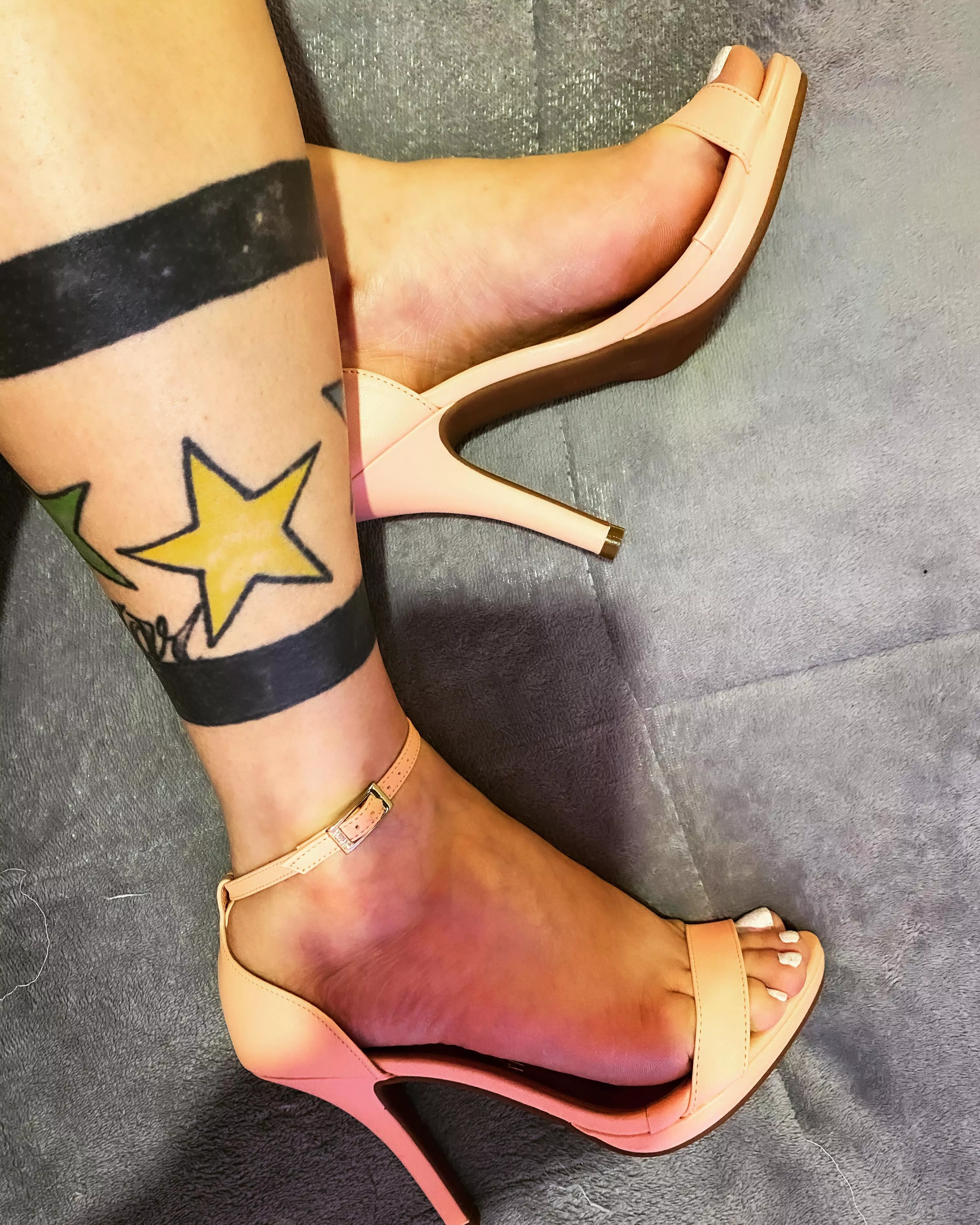 High heels and white nails, I think it’s a perfect combination 🤍