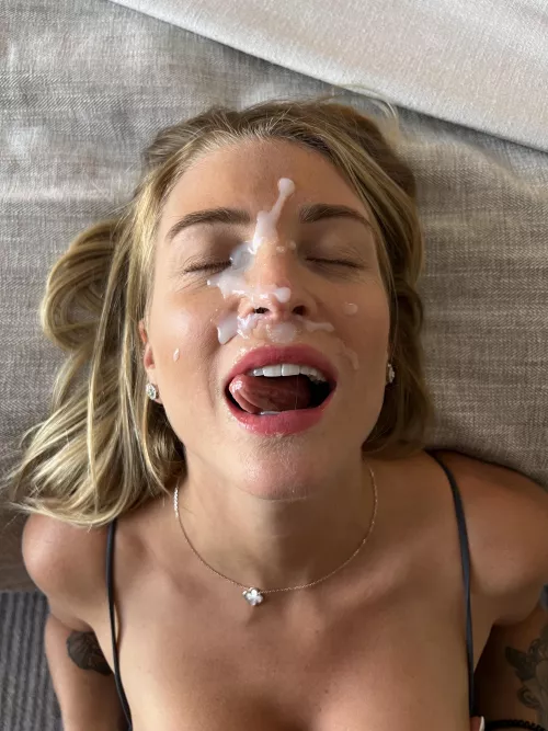 I definitely looks prettier with my face peinted