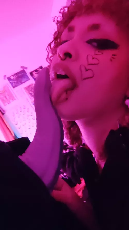 I love sucking off tako the texture feels amazing