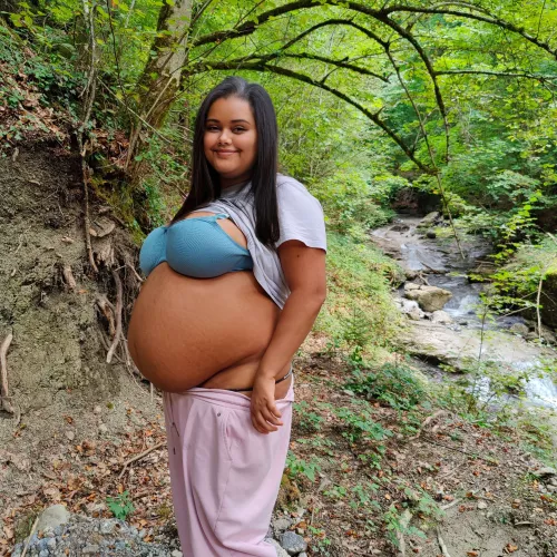 I'm finally starting to get the hanging belly I've fantasized about 🥵