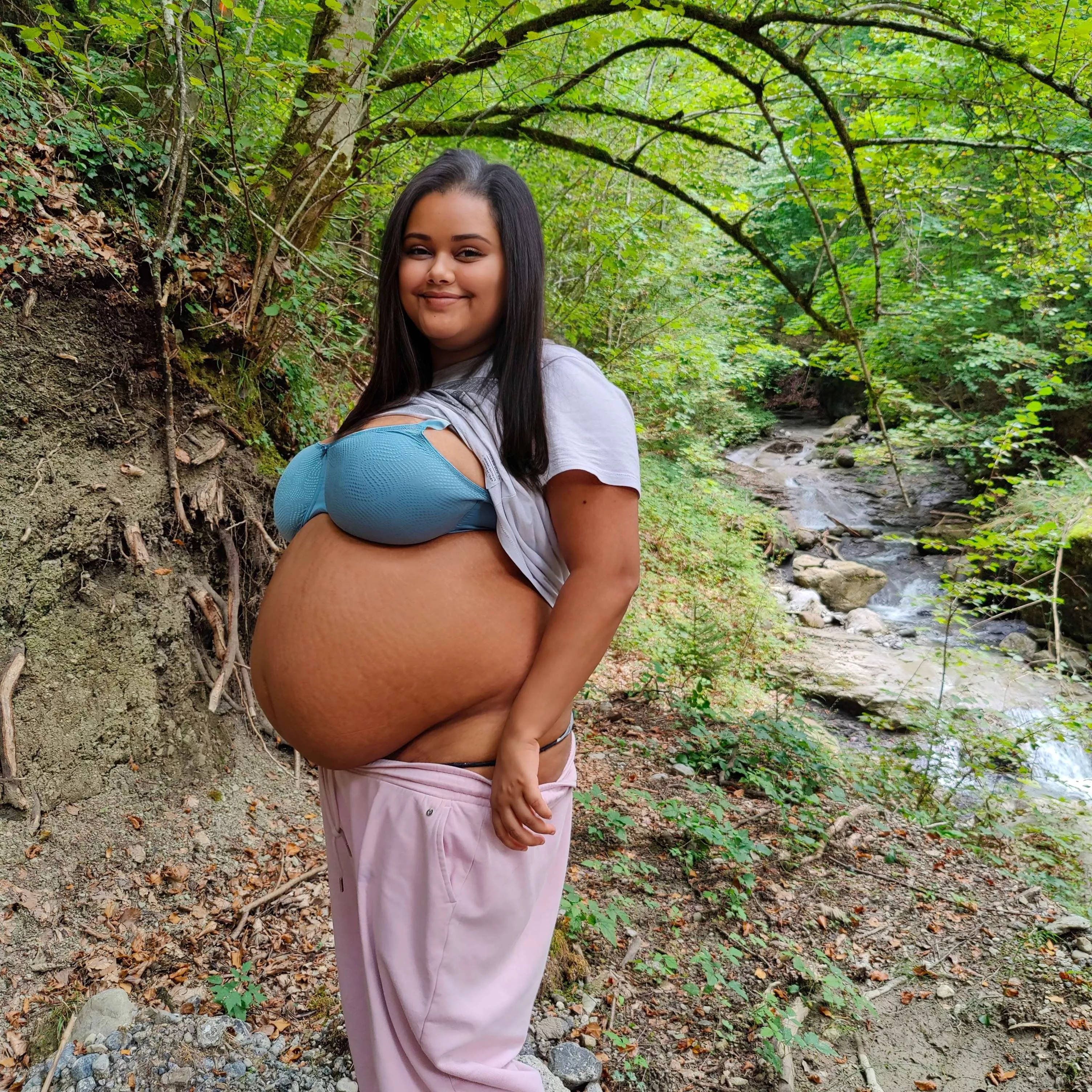 I'm finally starting to get the hanging belly I've fantasized about 🥵