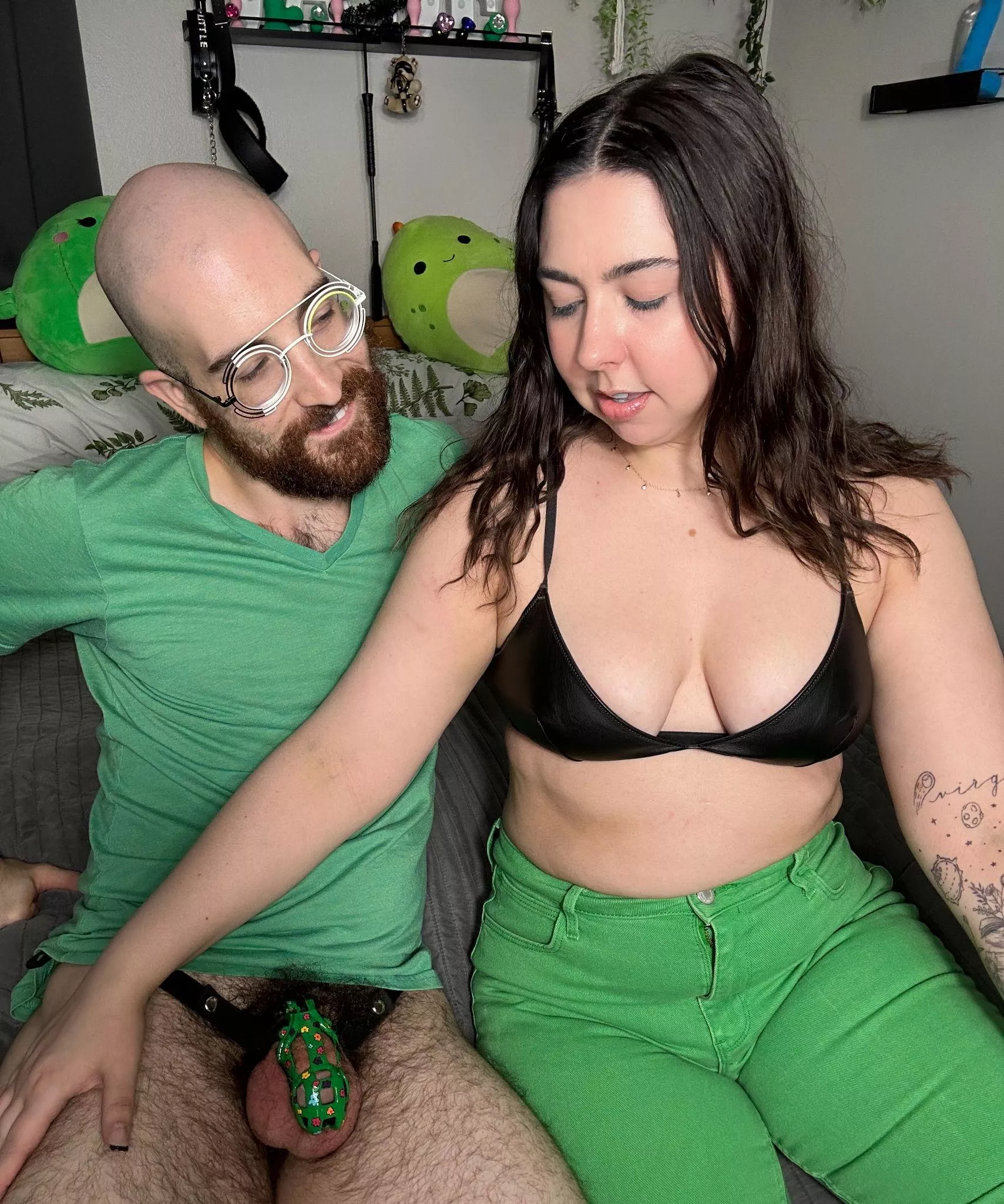 Knowing he would do anything for me, even wearing a cage I painted makes me so happy 💚