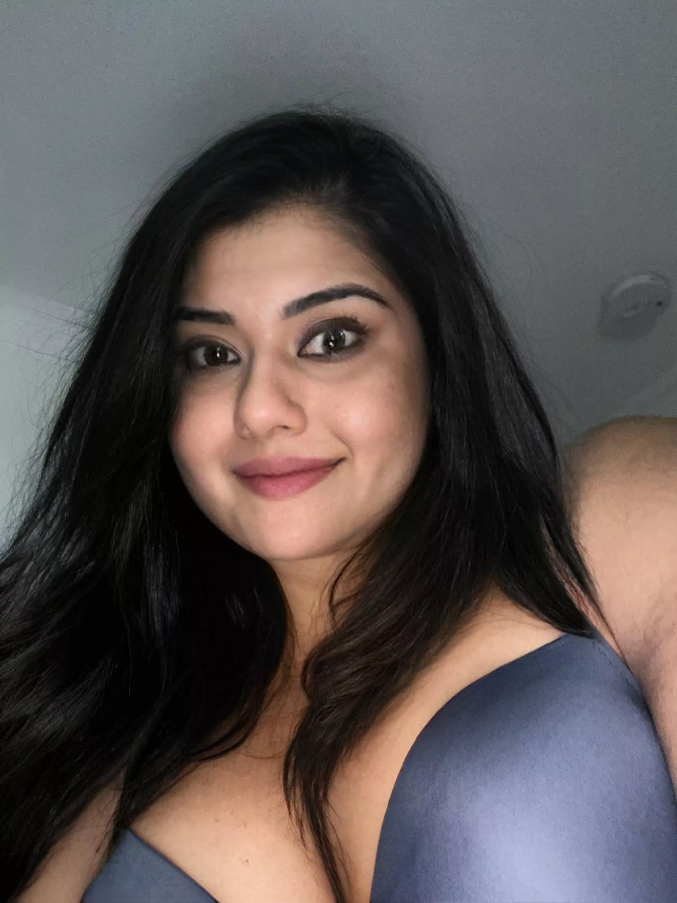 Let’s trade pics in bras 🩷☺️