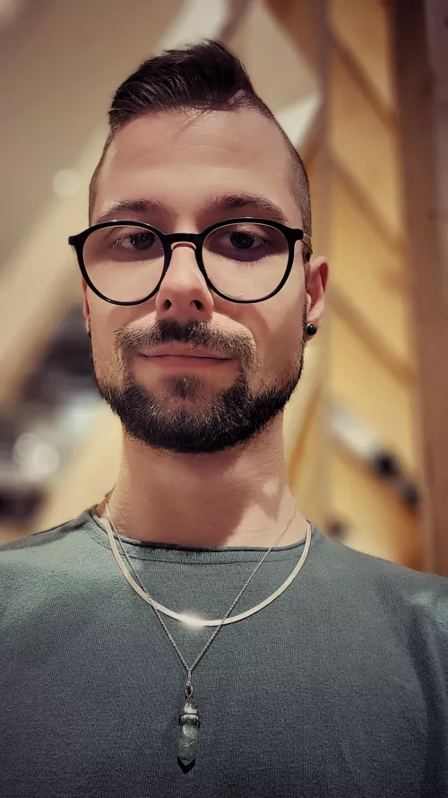 May I introduce myself? I'm nick....Gaymer...