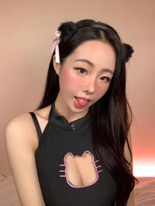 Meow meow! I crave your touch! c: