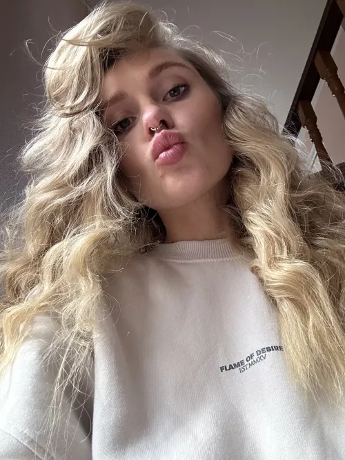 Morning selfie for you, have a nice day