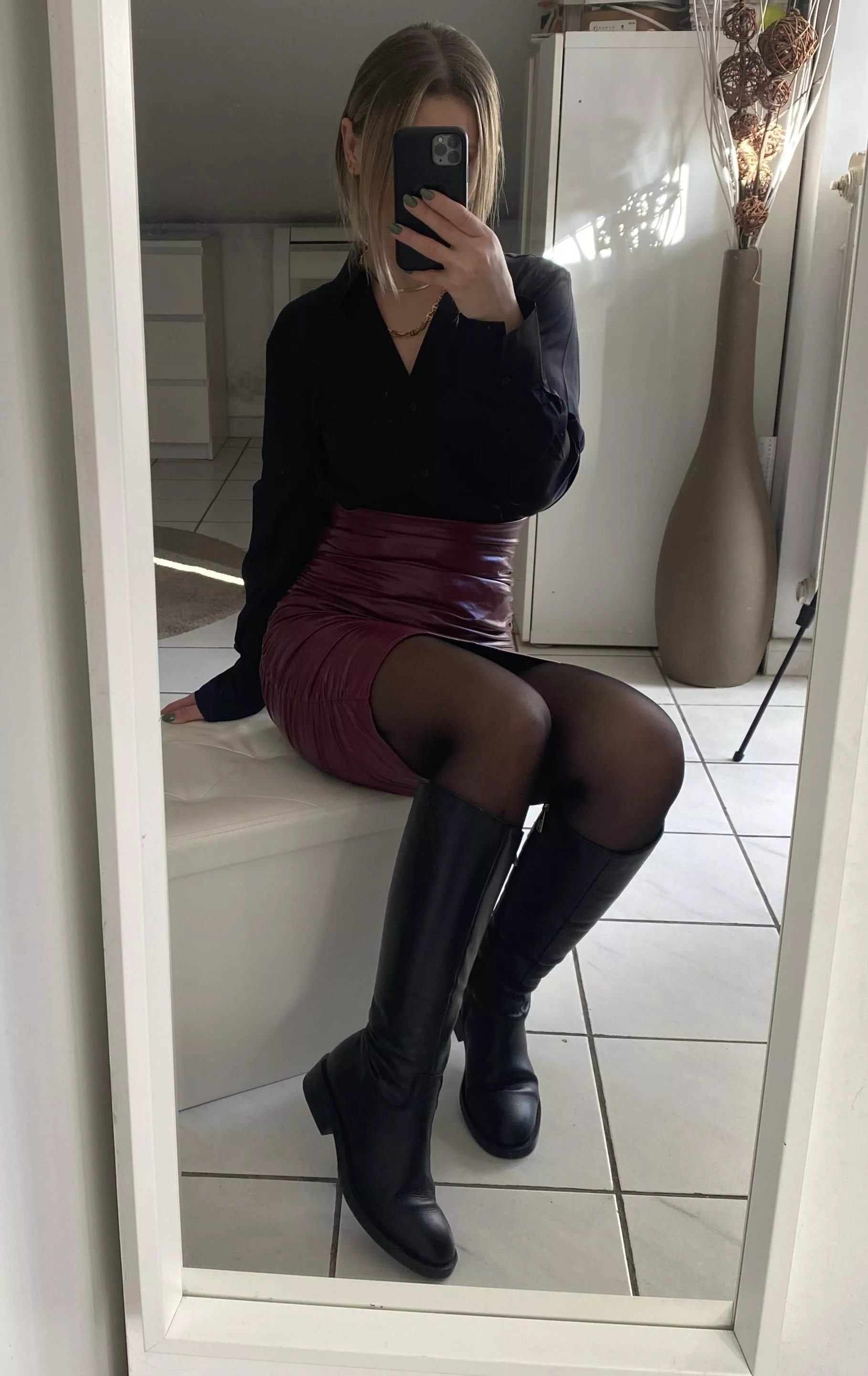 My boot in mirror…