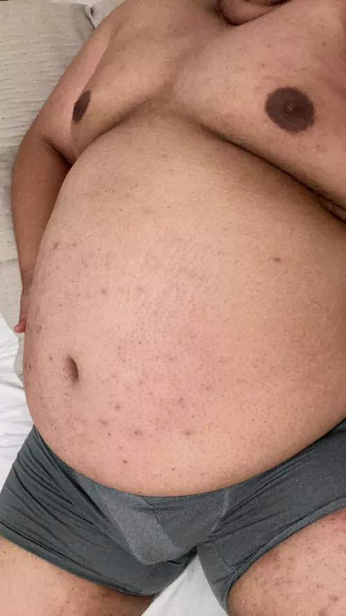 need a guy to force feed me and blow me up 🐷