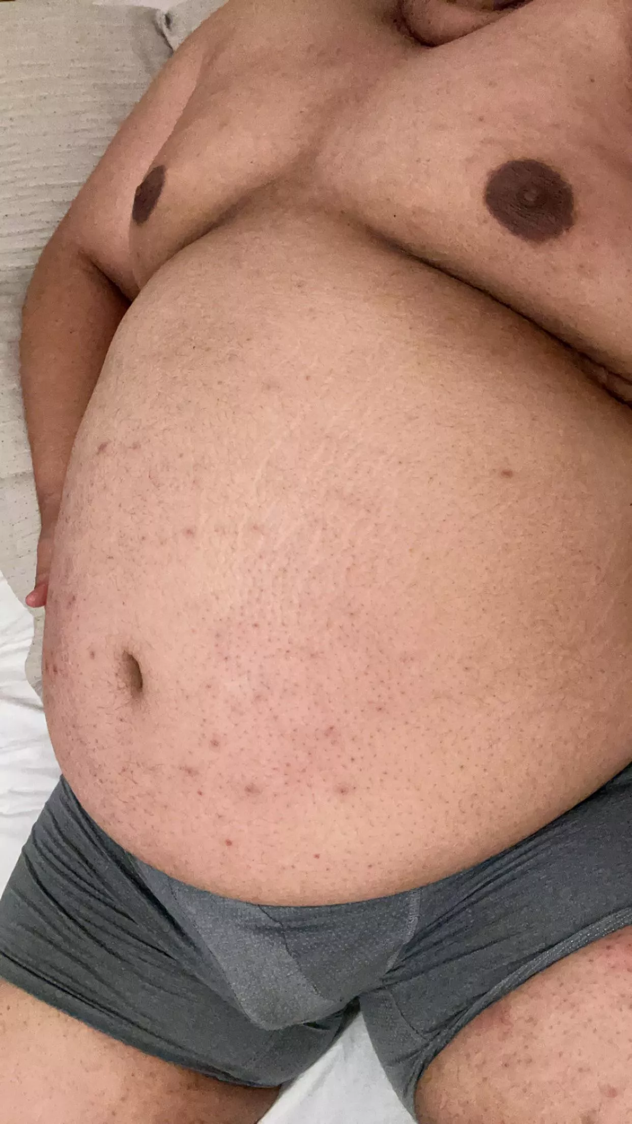 need a guy to force feed me and blow me up 🐷