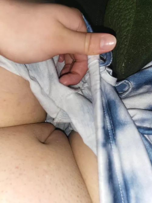 No panties over here😩🤤