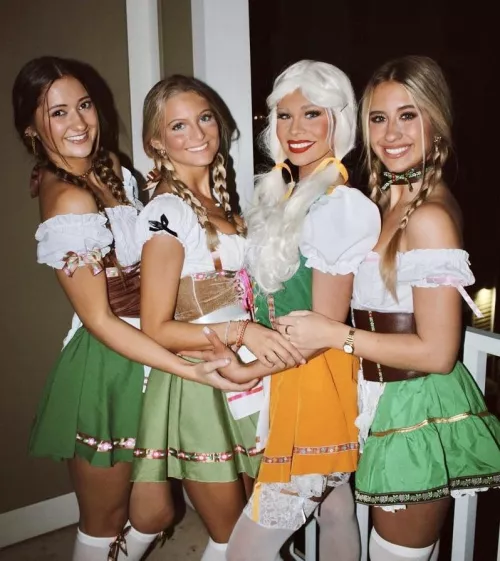 Oktoberfest girls [4]