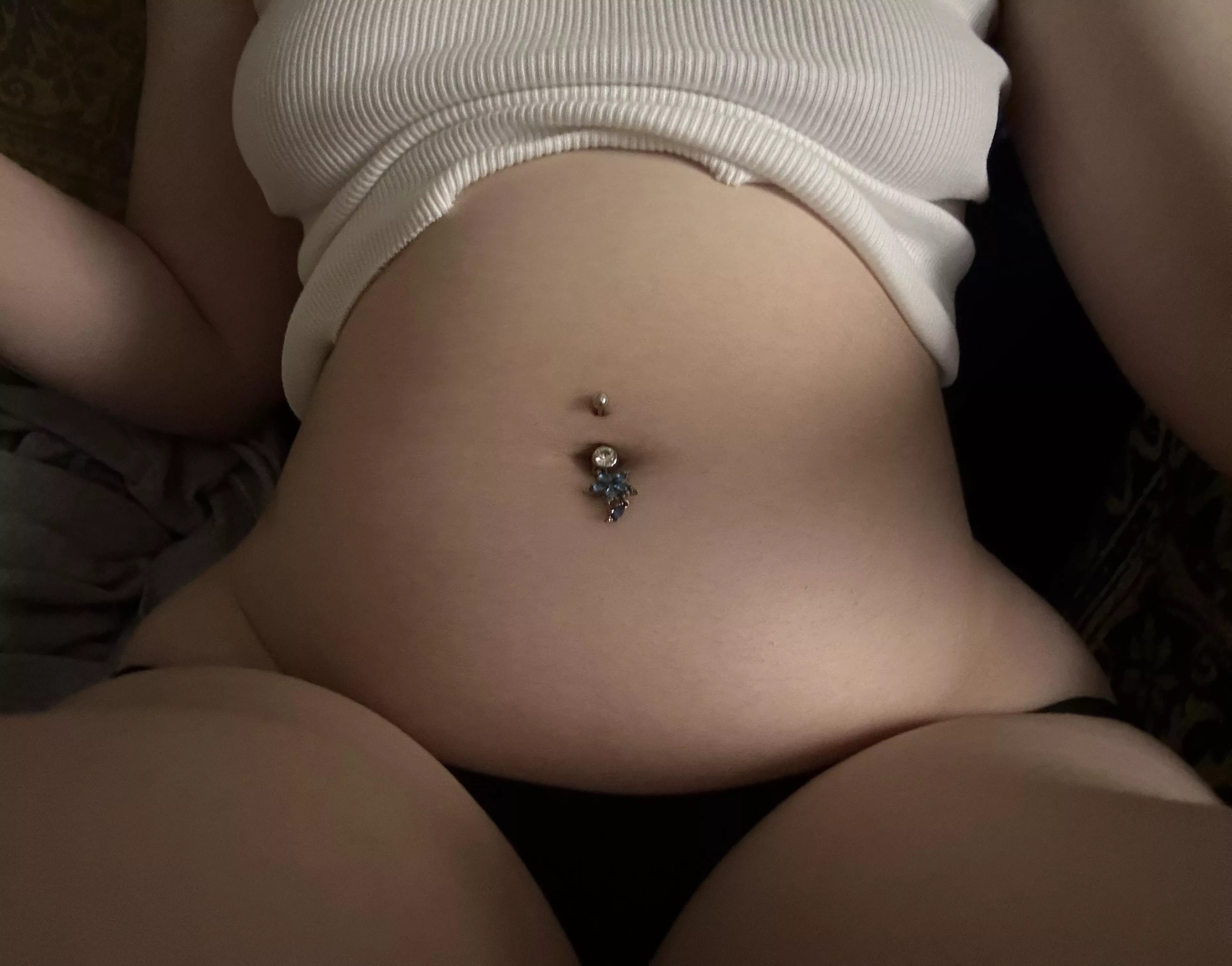 pov: ur roommate really let herself go