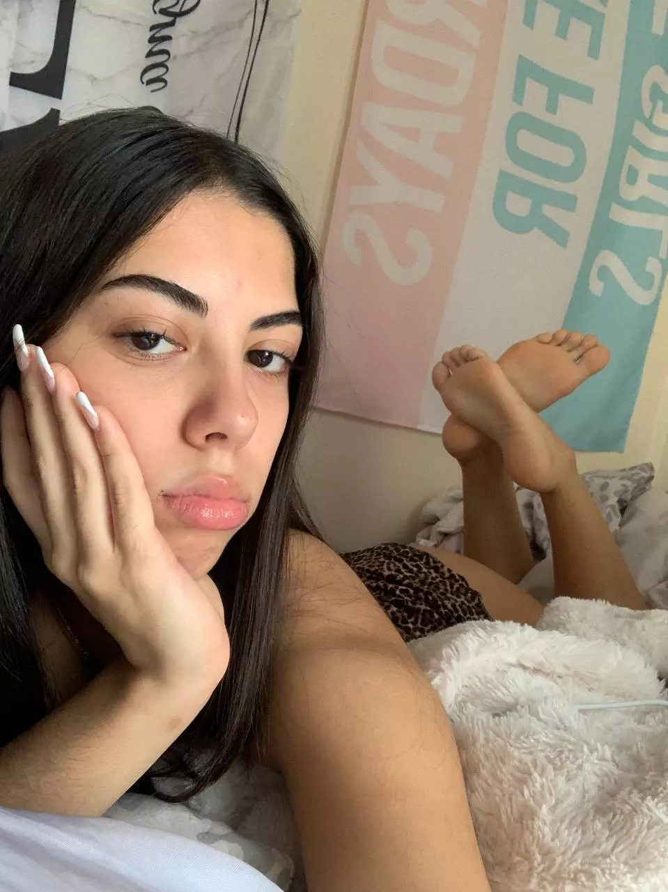 Soles make u weak for me 😏