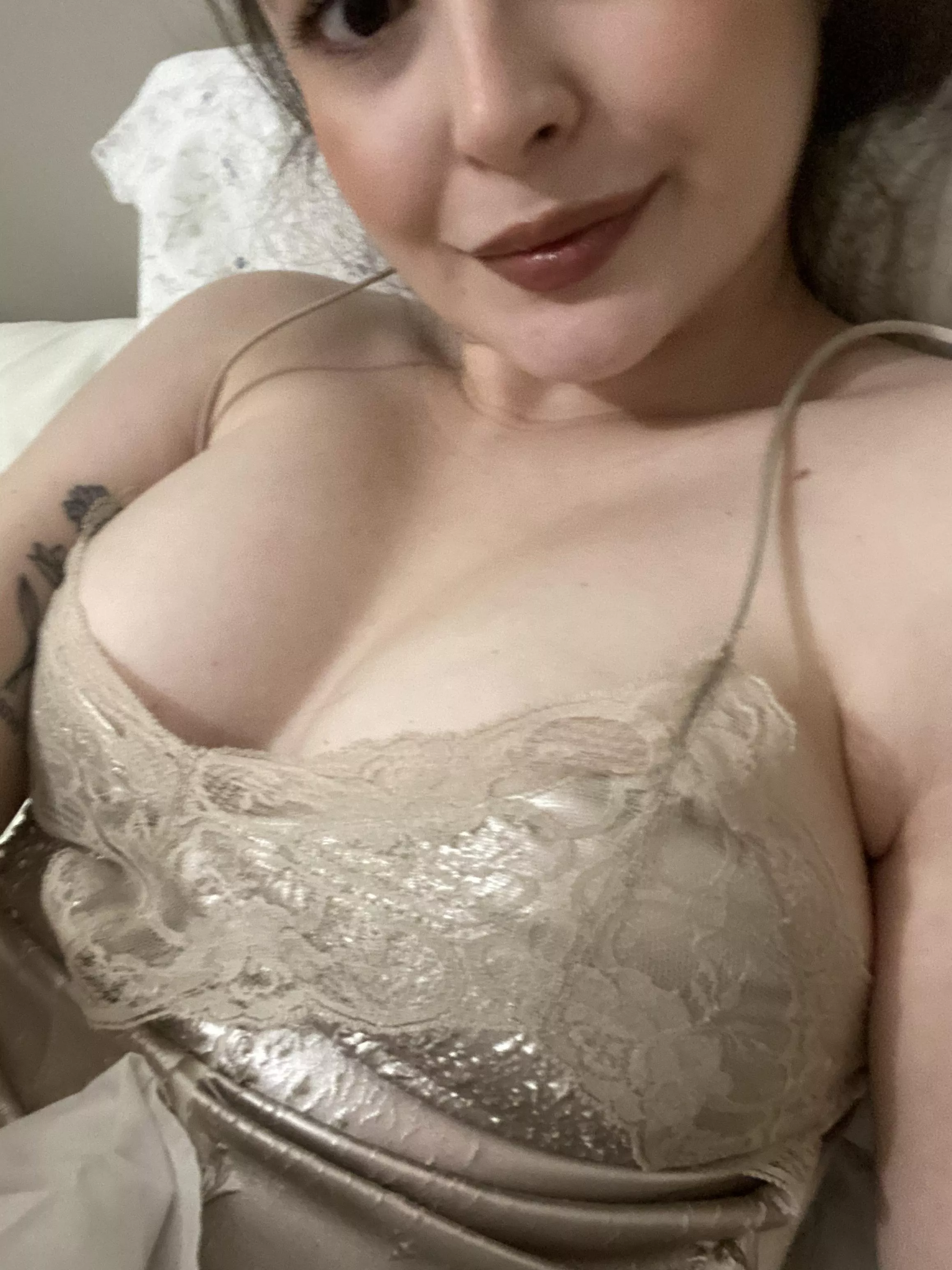suck my tits on the first date.. Yes or no?
