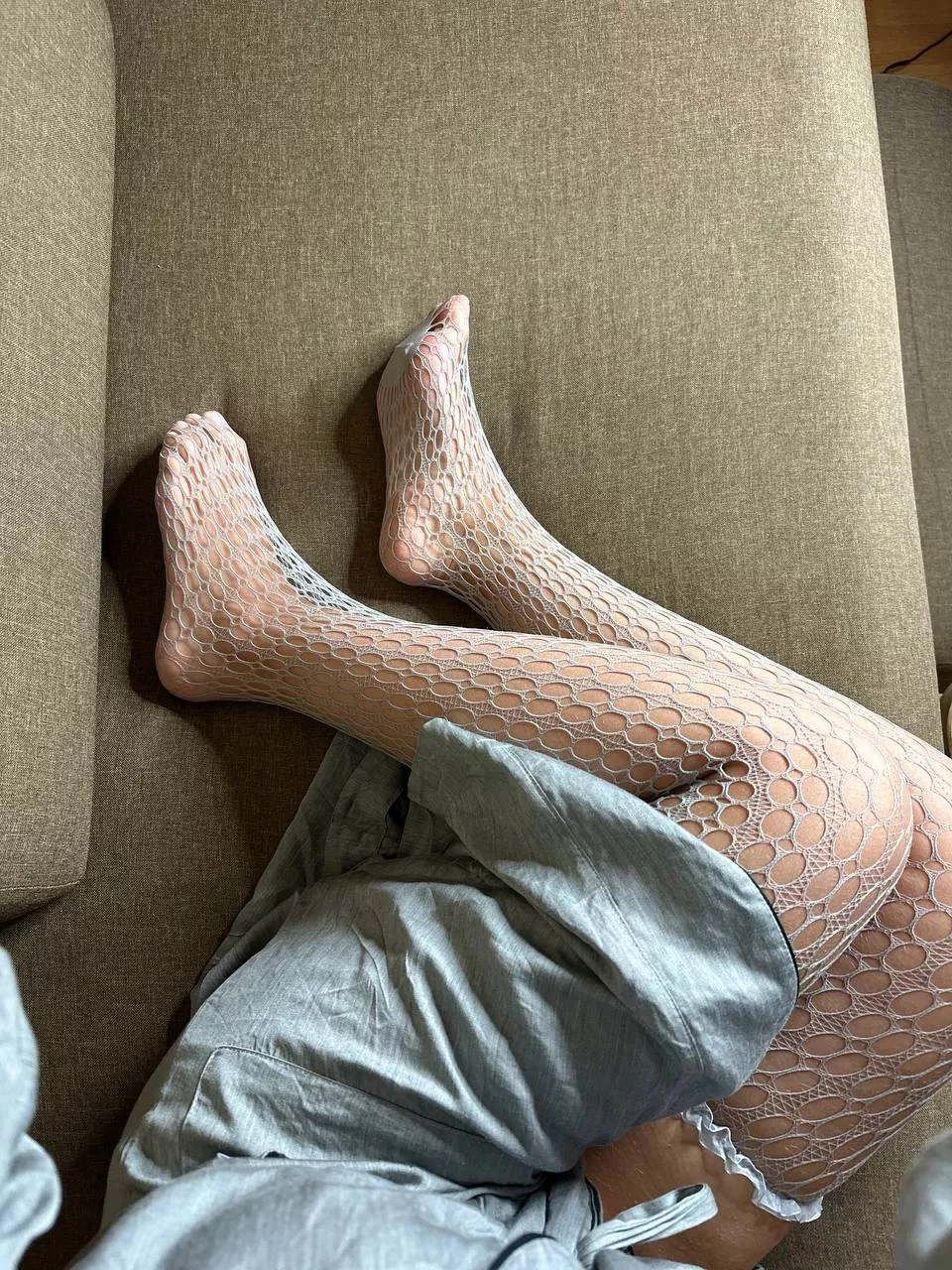 These legs ran so much today, they are tired and just want a massage from your strong hands 🦶