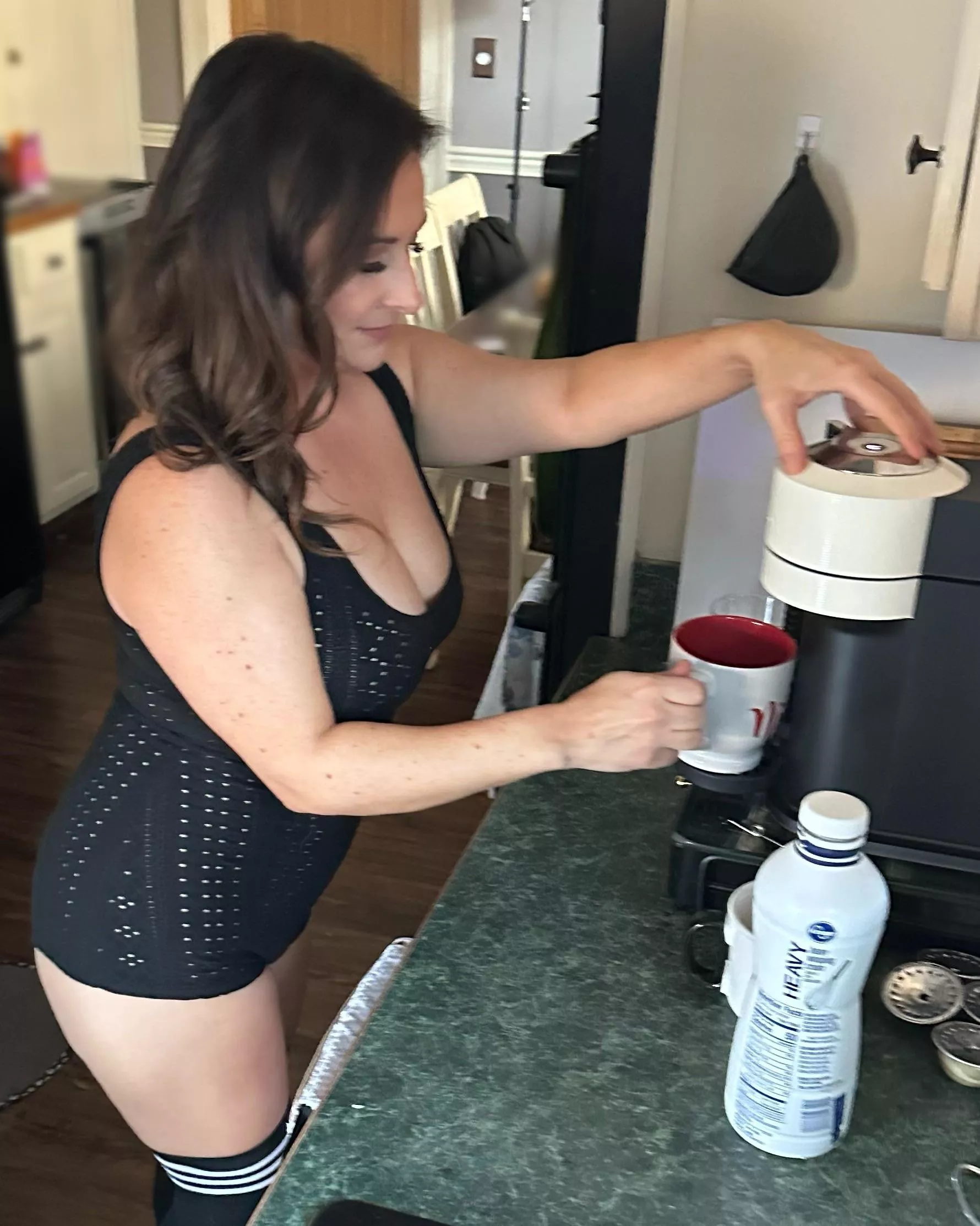 Thick White Milf (45F)