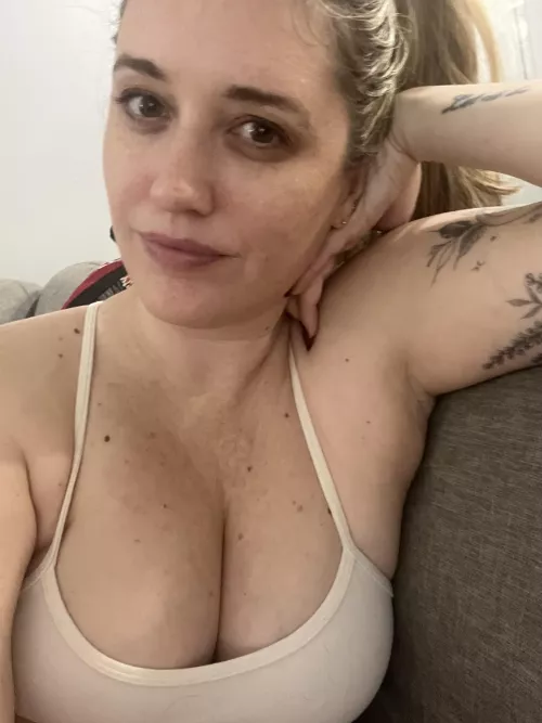 Think I need better coverage in my sports bra (F40)