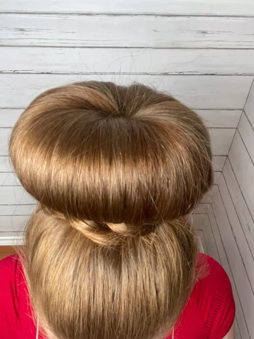 When I was asked to make a giant bun I wasn’t expecting it to end up this big 😍