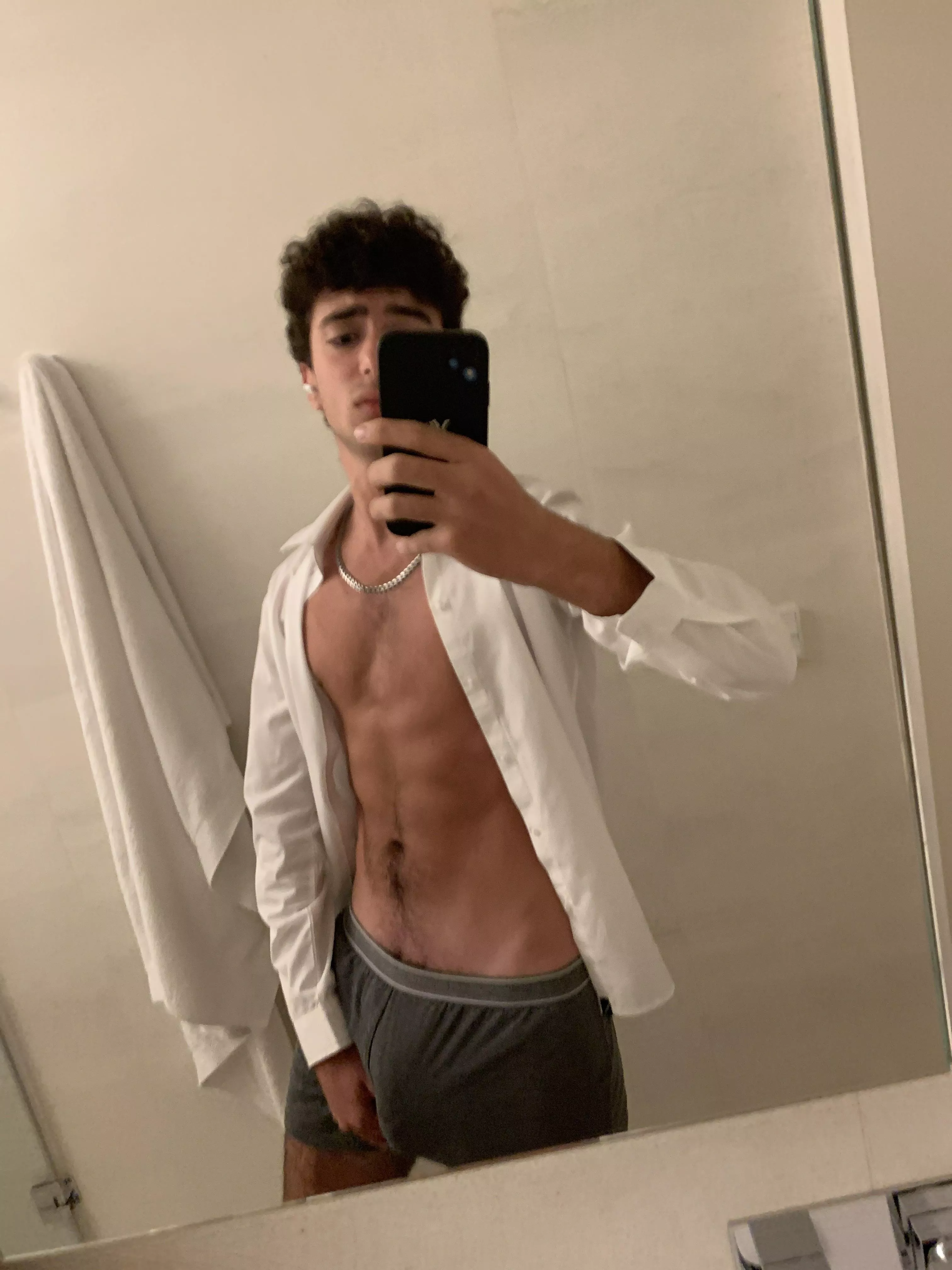 Who wants some fresh 18 stud’s bulge in their mouth