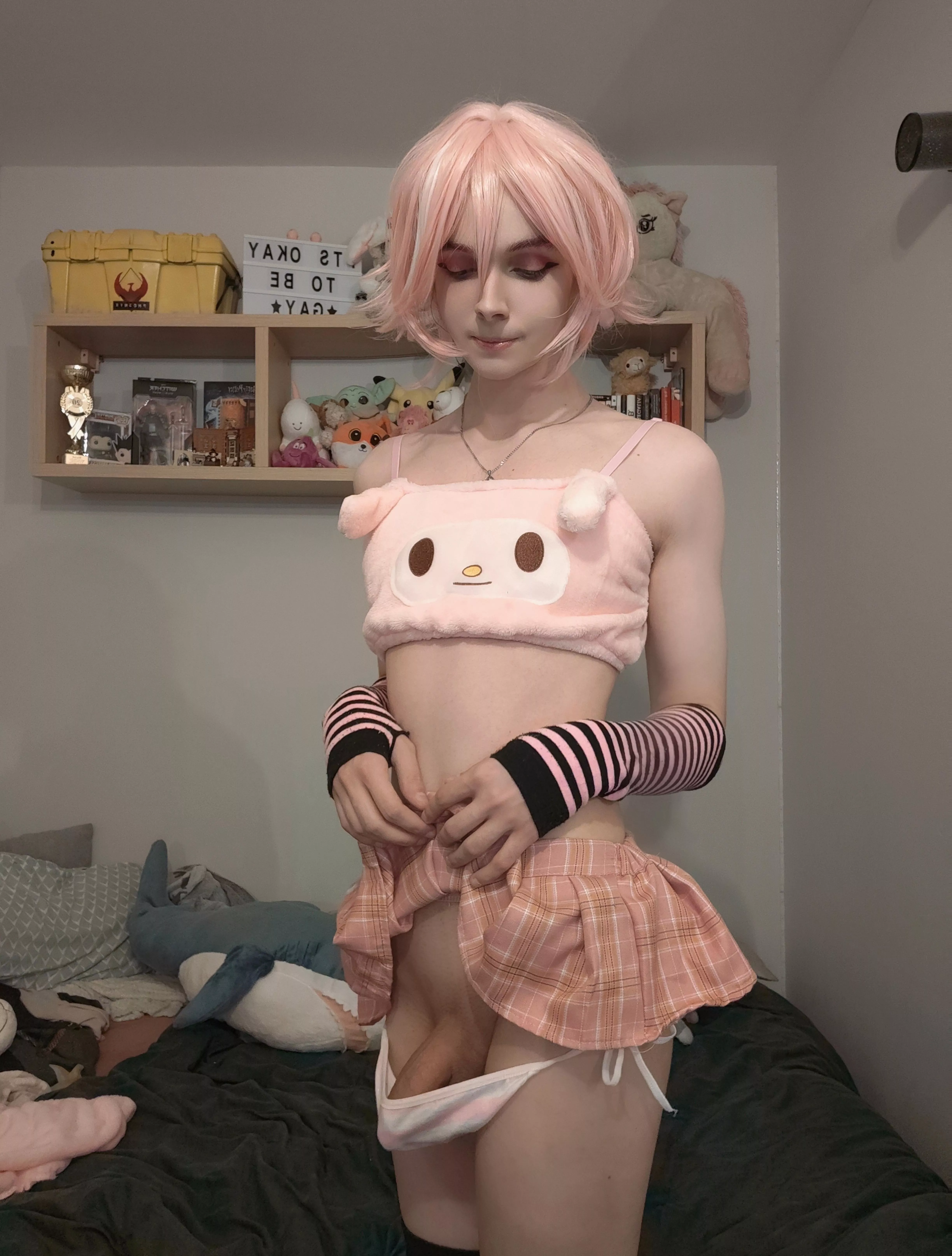 Would u let me suck your cock? 🥺