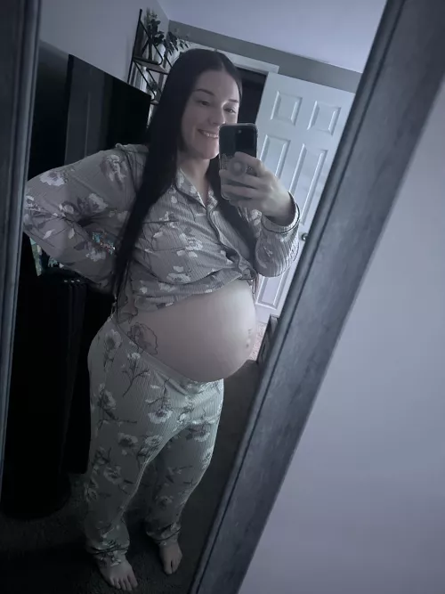 33 weeks and wanting to play. Dm me