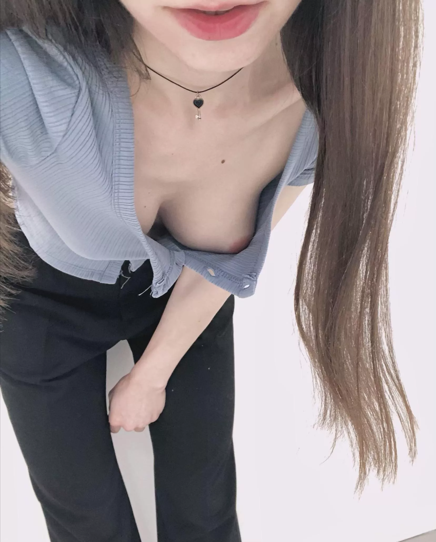 Anyone wants to say hi?🐶 💙