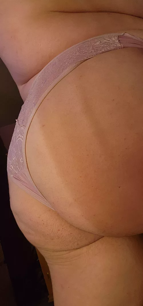 Blessing your time line with my ass 😜 you are welcome 😌