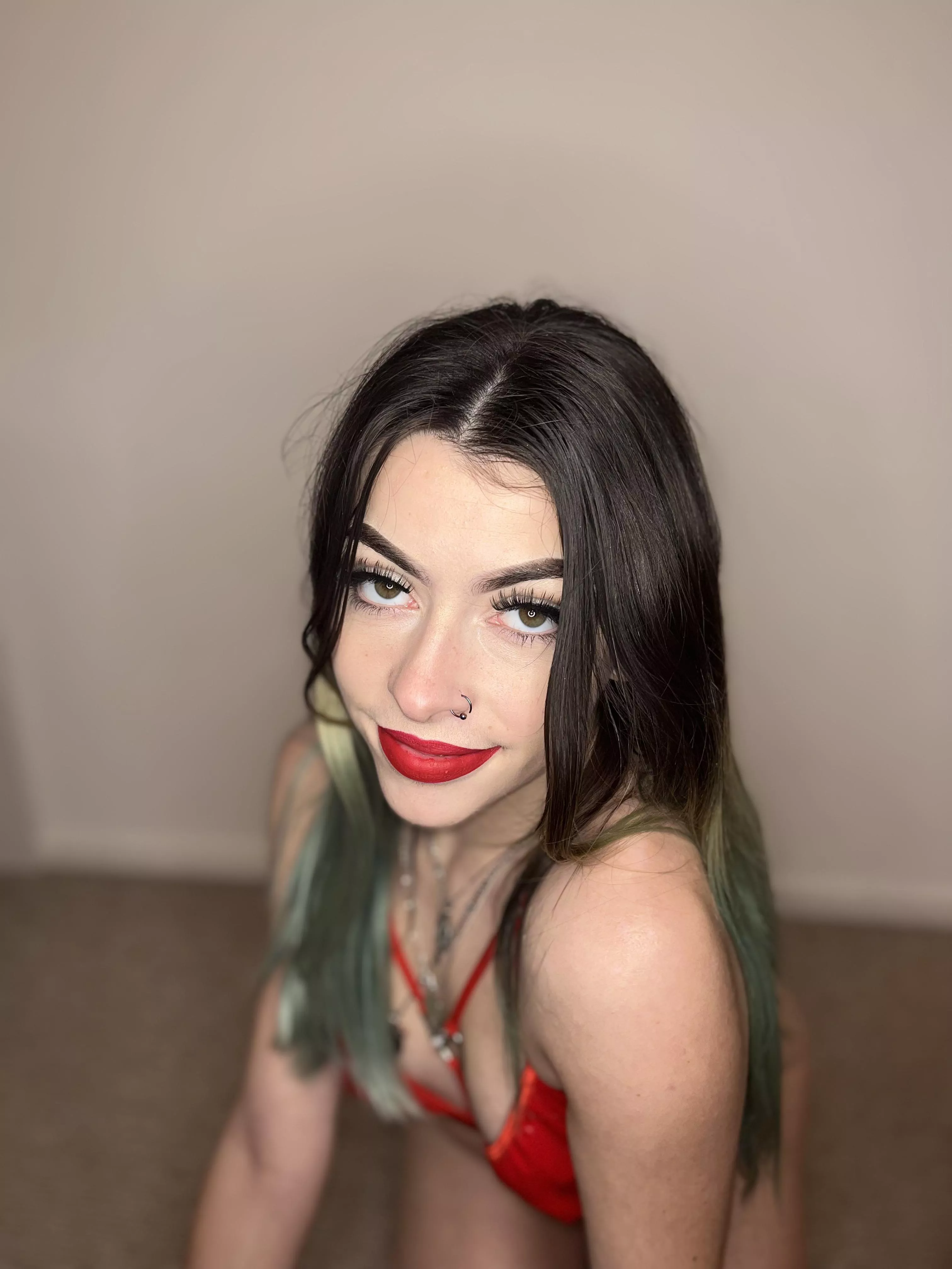 Can I be your lady in red👀‼️