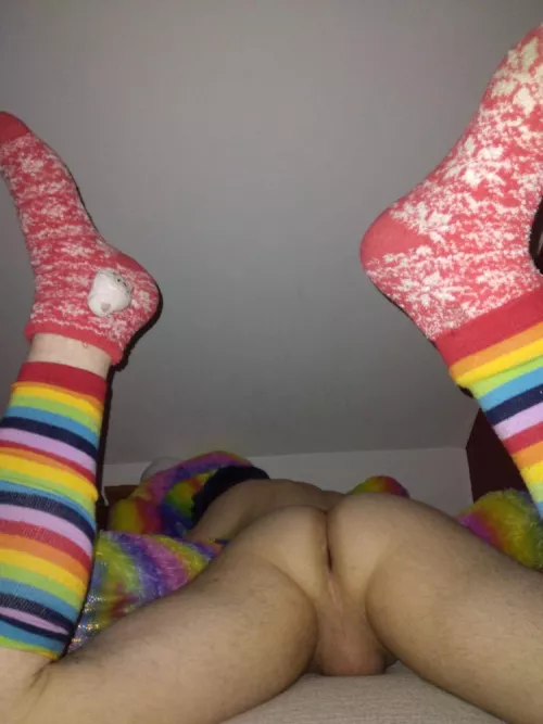 Can someone pound my slutty ass into the mattress 🥺