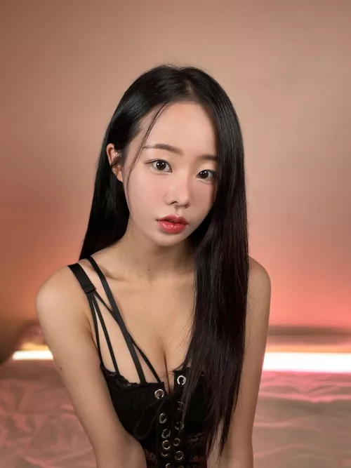 Do you think an older man would want to date me? Say yes if you would