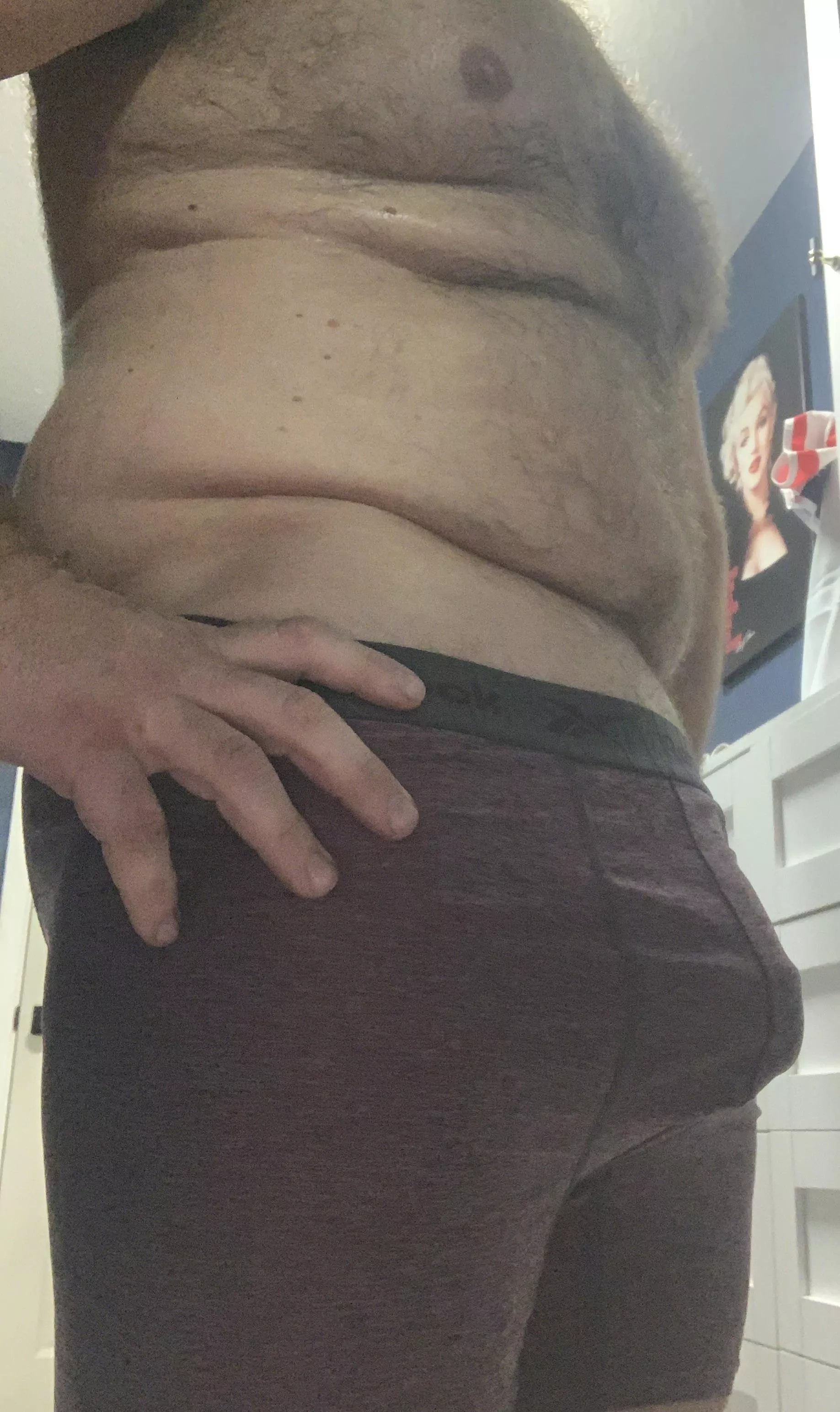 Great [M]orning to all. I’m so horny after I workout, can anyone lend a helping hand 😏😏