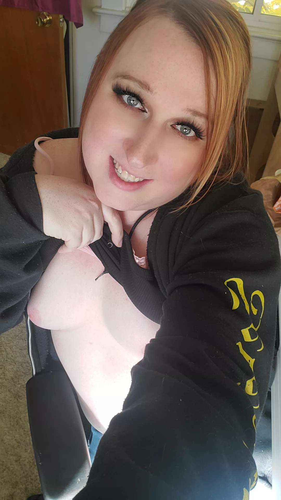 Hope my tits perk up your week! Have a good day 😊😊