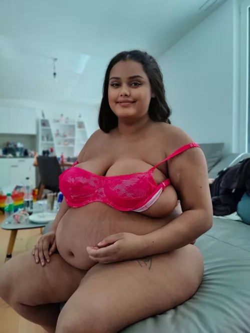 I know I shouldn’t grow any bigger..but I really wanna see how round and plump I can get