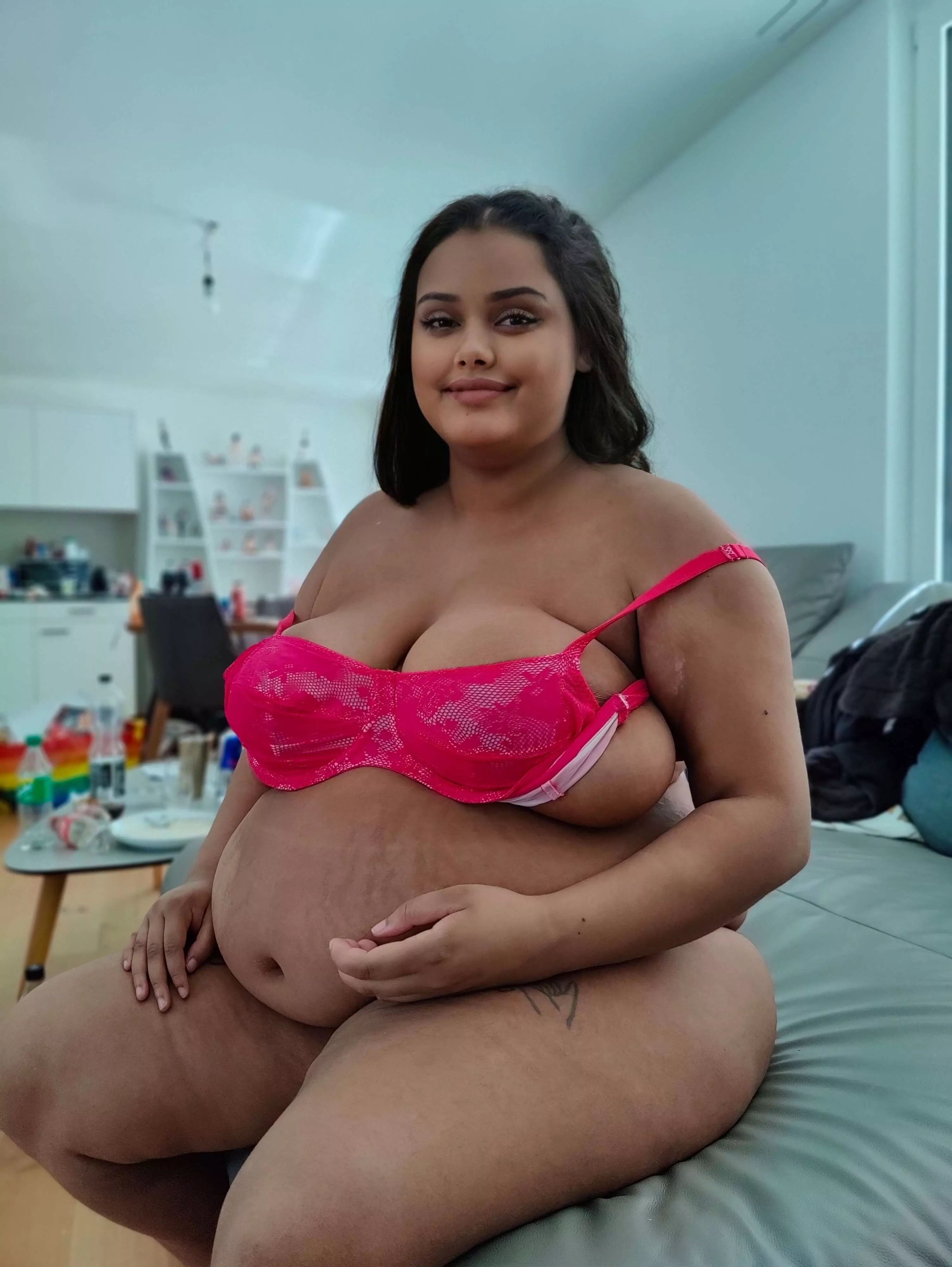 I know I shouldn’t grow any bigger..but I really wanna see how round and plump I can get