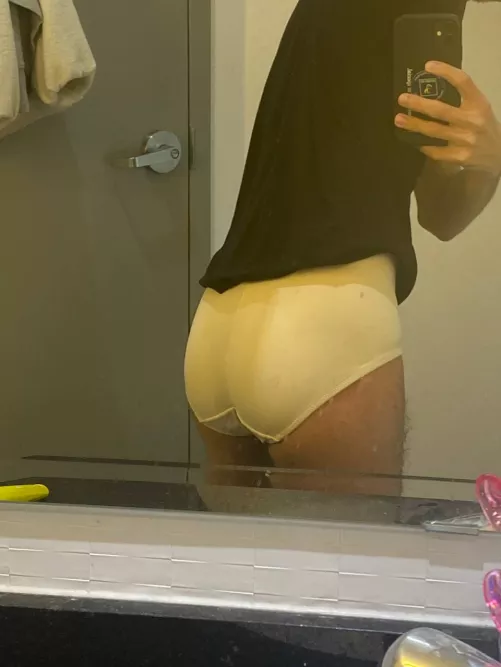 i like to wear women's underwear 😍