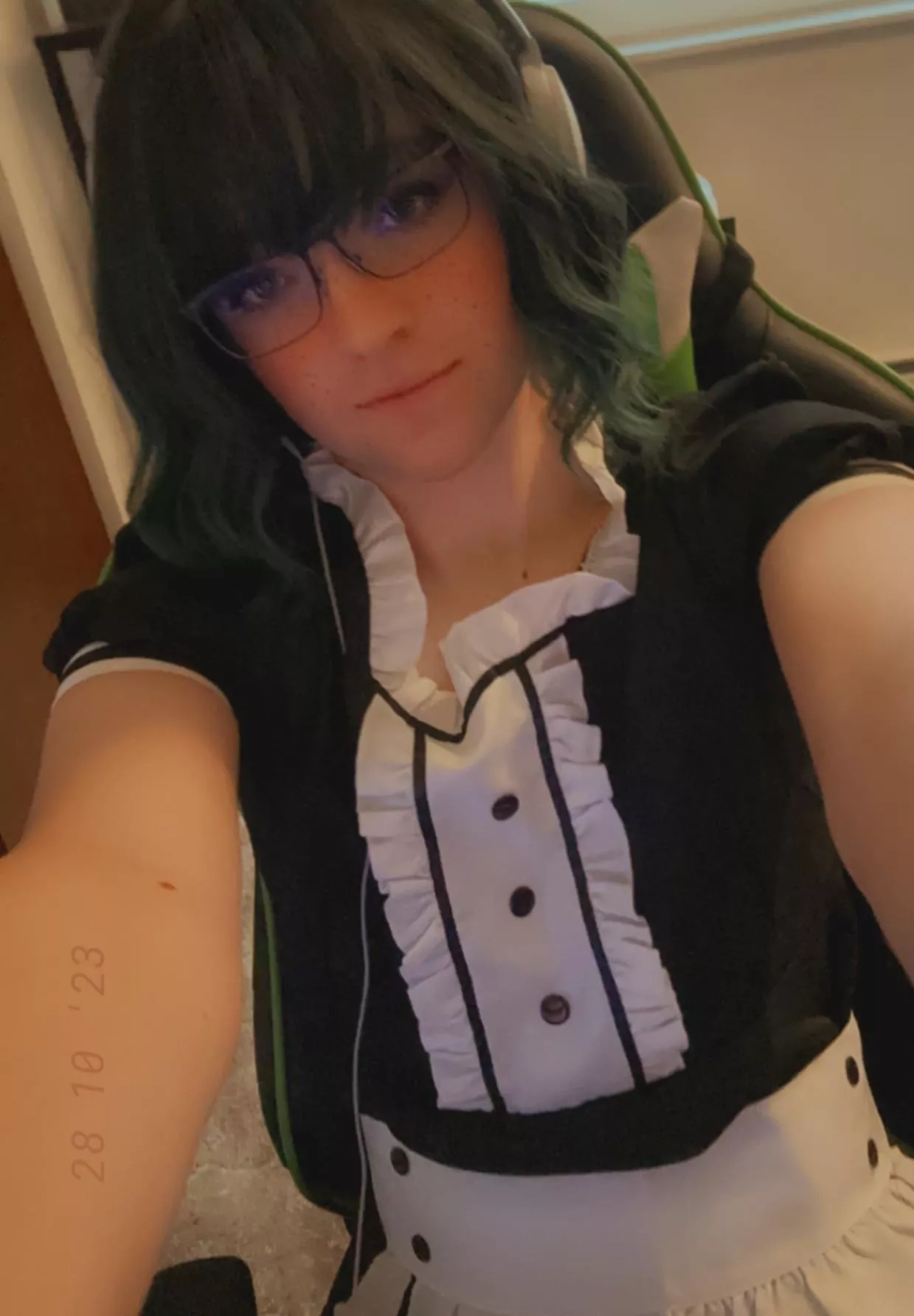 It’s a lonely night, wanna be friends?