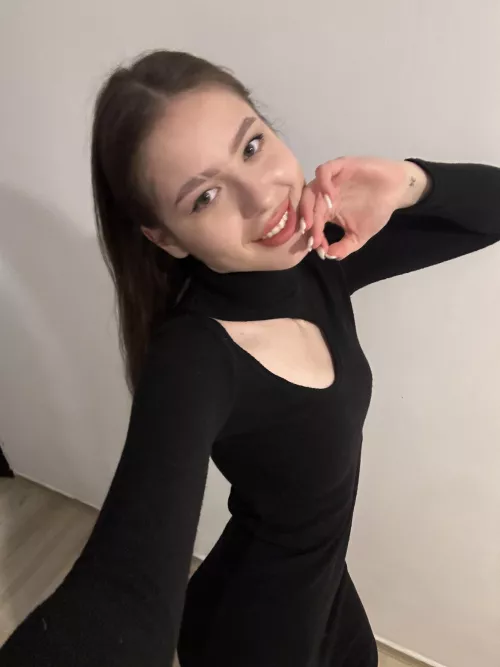 just a cute brunette 💕