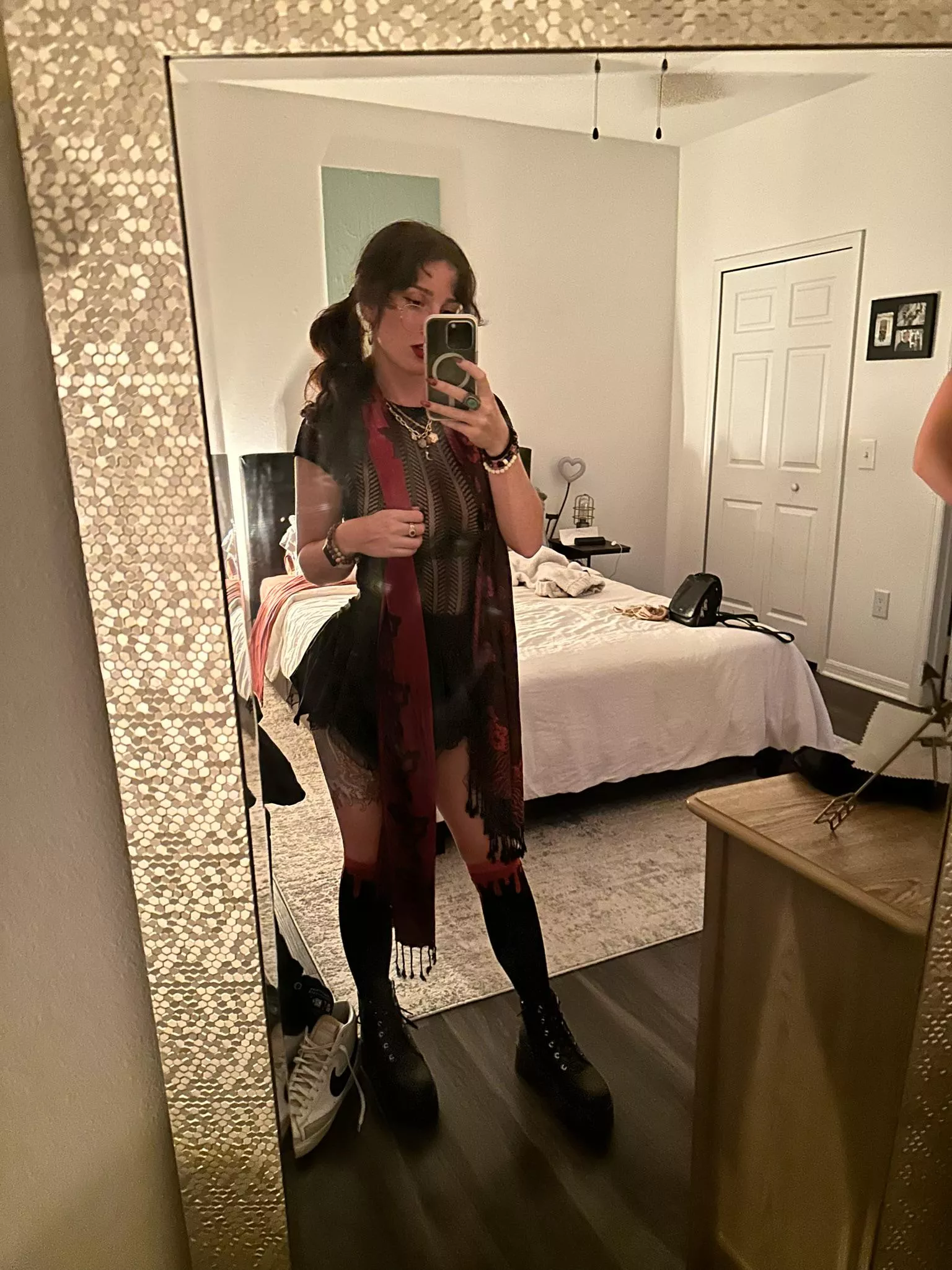 POV: 18 yo student who's willing to give her virginity in exchange for AAA grades, who's up to be my teacher?