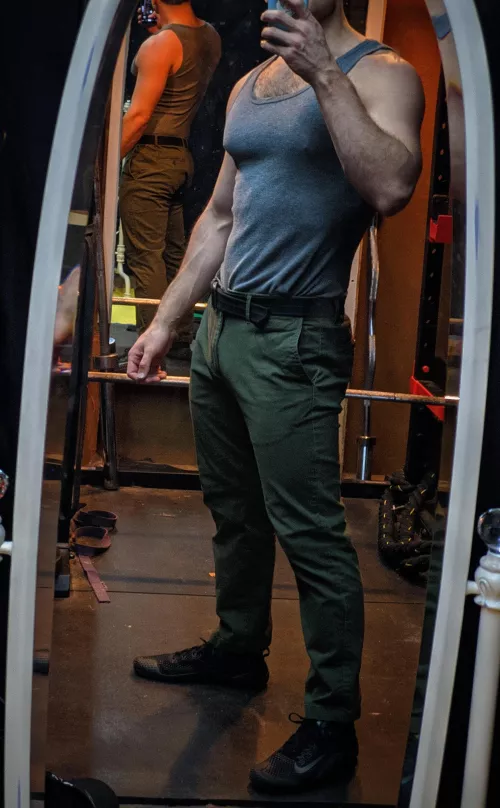 showing off my shoes (and not my arms or booty 👀)