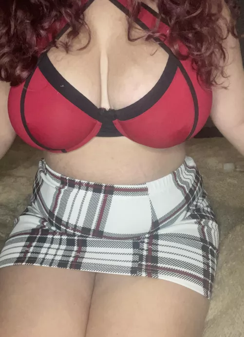 Something about red and black makes me feel sexy .