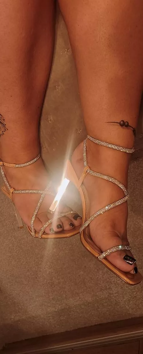 Soooo excited for party season, sparkles ✨️