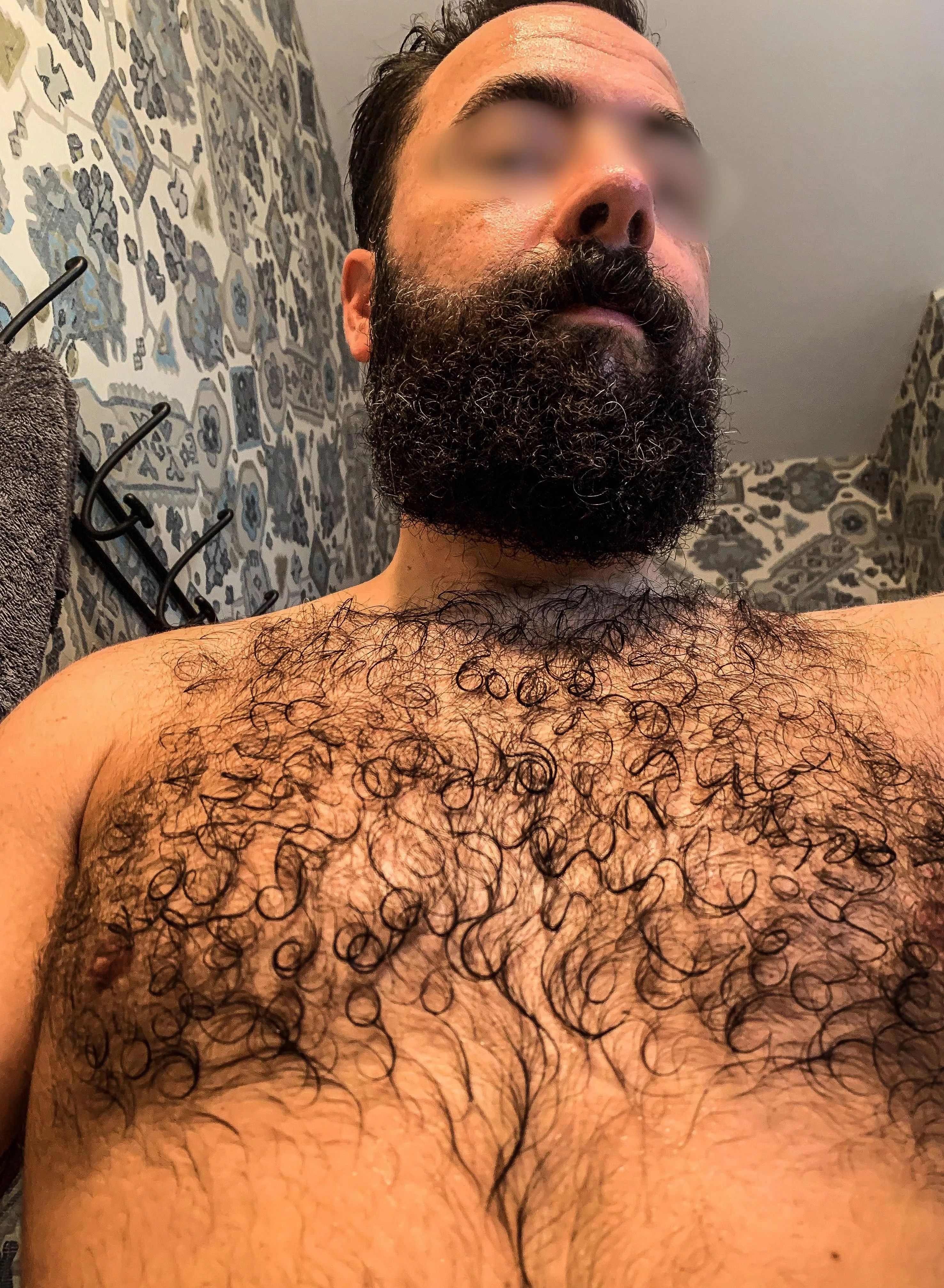 Super curly when I get this sweaty…