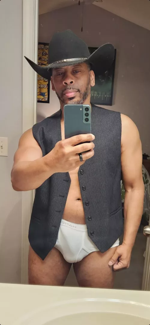 Wanna see a Cowboy out of his briefs?