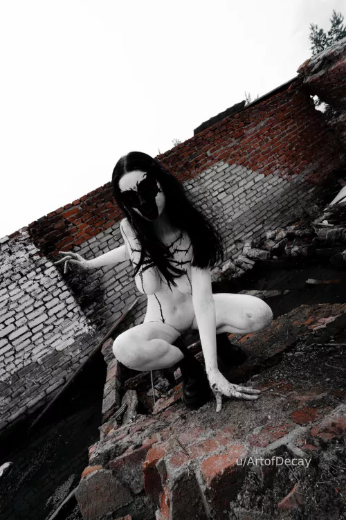 White-Venom cosplay model Kate-Zvkvt photo Roycoreroy body art Art of Decay