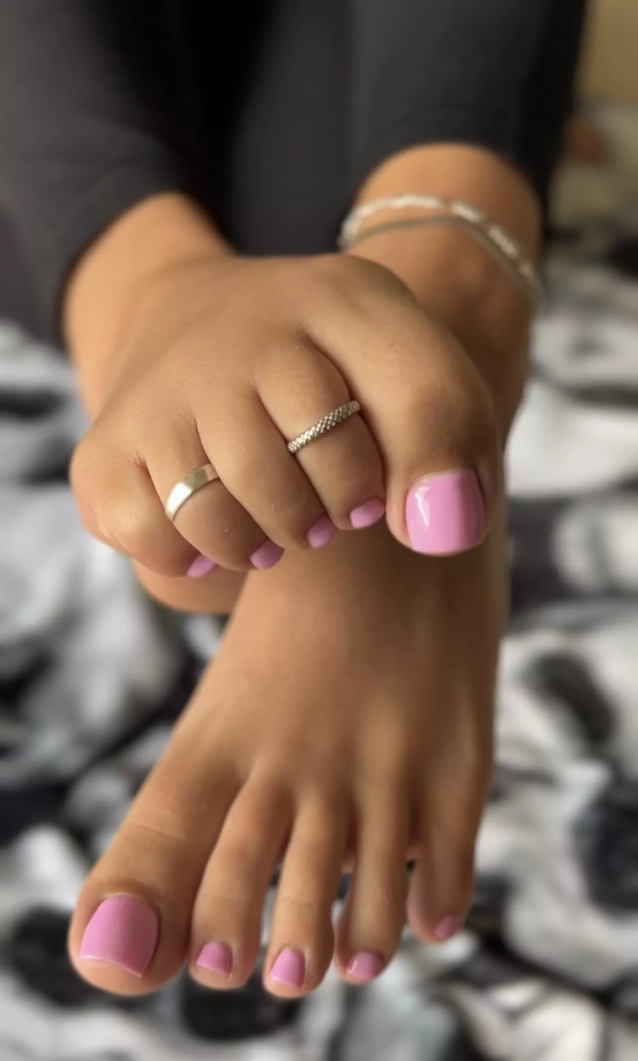 Who wants to pick my next color for the holidays ? 😈💋