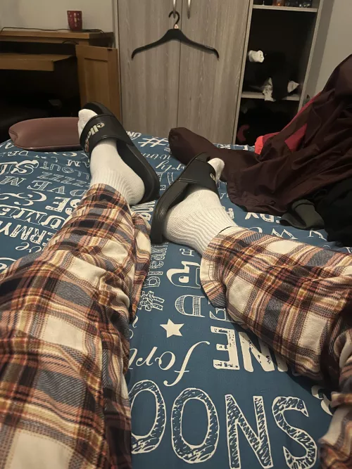 25 uk dirty kinky teacher home alone looking a phone wank or filthy chat love footballers and love legs and socks too snap is corey_0102